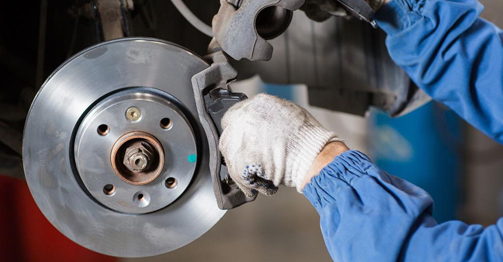 The Difference Between Semi Metallic and Ceramic Brake Pads